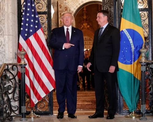 Ministro do STF Alexandre de Moraes nega pedido do ex-presidente Jair Bolsonaro para ir a posse de Donald Trump. Saiba mais!