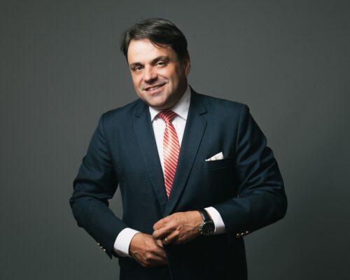 Vereador Jean Dornellas faz denúncia ao MP sobre possíveis irregularidades em contratações realizadas pela prefeitura.