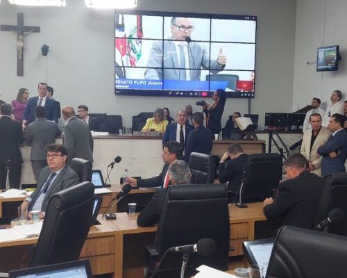 SUPERCOBERTURA “Aumento do IPTU”: sessão marcada por vaias de populares contra vereadores, presidente do PT fala com Portal e vídeos de infiltrada viralizam na internet!