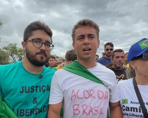 No mesmo dia que vereador pede aplausos a Nikolas Ferreira, médica atende na rua acidentado a espera do Samu. Veja vídeo!