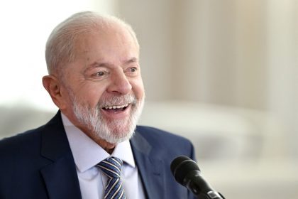 Governo anuncia novo pacote de R$ 13,5 bilhões para empresas afetadas pelo tarifaço dos EUA